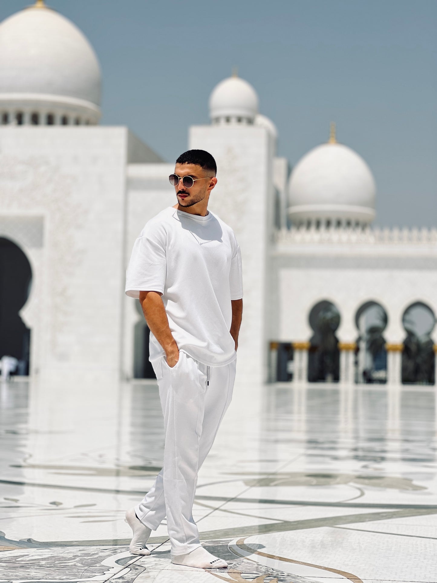 Relaxed, all-white set (t-shirt & pants)