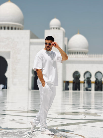 Relaxed, all-white set (t-shirt & pants)