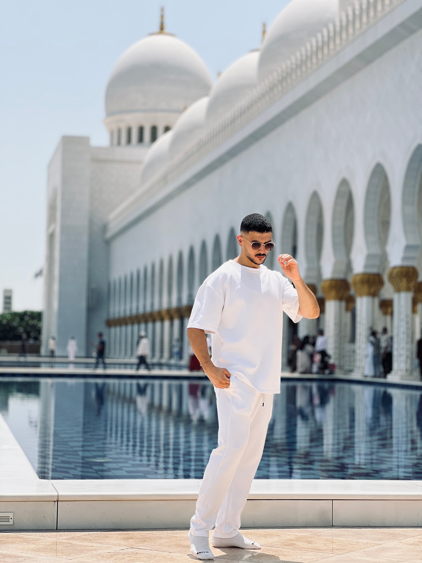 Relaxed, all-white set (t-shirt & pants)